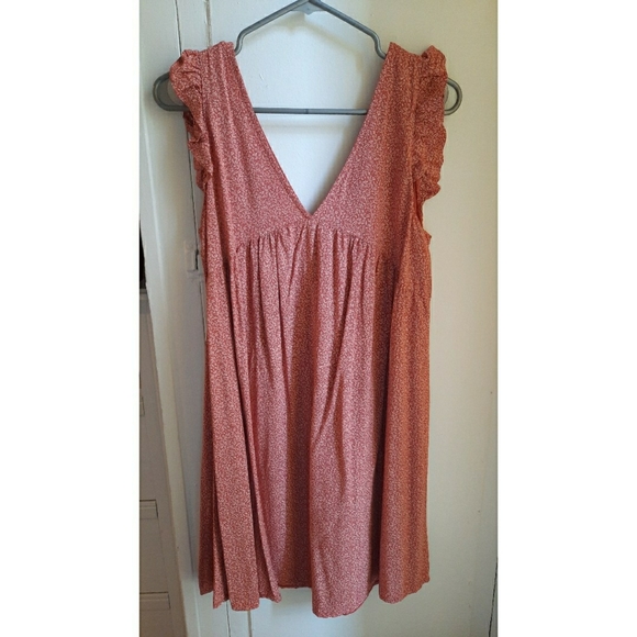 Flowy Pink Dress from France - Picture 5 of 10